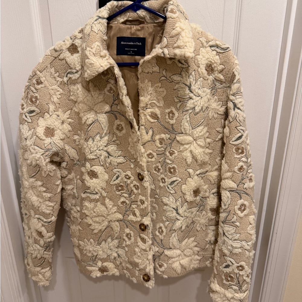 Abercrombie & Fitch Floral Teddy Jacket - Cream and Tan